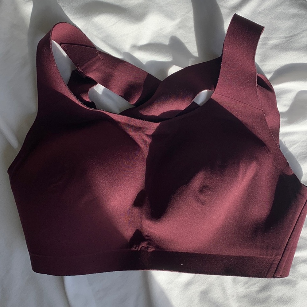 Maroon Lululemon 32DD Back Clasp Full Support Sports Bra